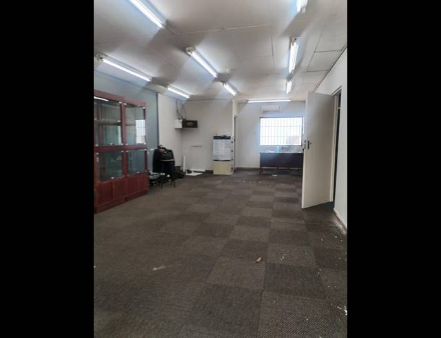 RETAIL PROPERTY TO RENT IN HAYFIELDS